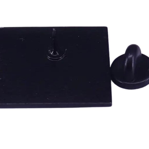 Derry Girls Inspired Enamel Pin - Picture 3 of 3